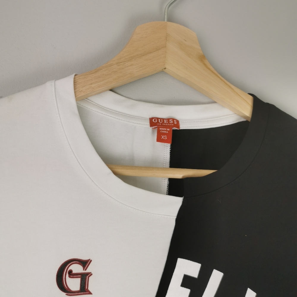 Guess Rae Logo Split Graphic Crop Tee - Picture 9 of 10